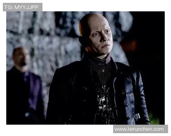 绰号蝙蝠侠的足球球星：从少年天才到世界级巨星的成长之路