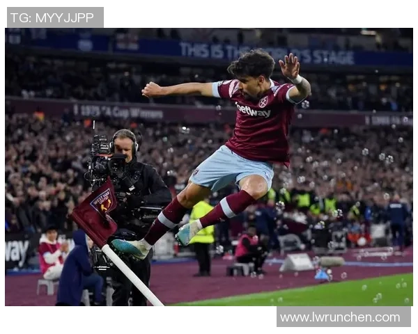 西汉姆联足球队球星表现全面分析与未来潜力展望